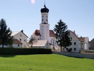 Kirche und Pflegeamt Sulzdorf
